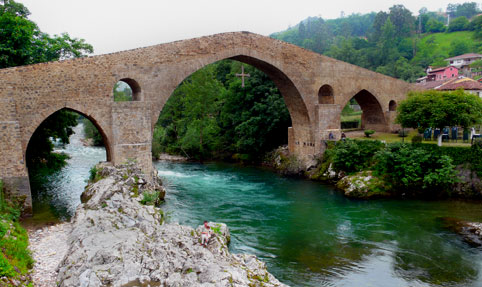 Puente de la ciudad de Cangas de Onís